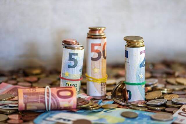 How Central Bank Policy Shapes Currency And Commodity Markets How Central Bank Policy Shapes Currency And Commodity Markets